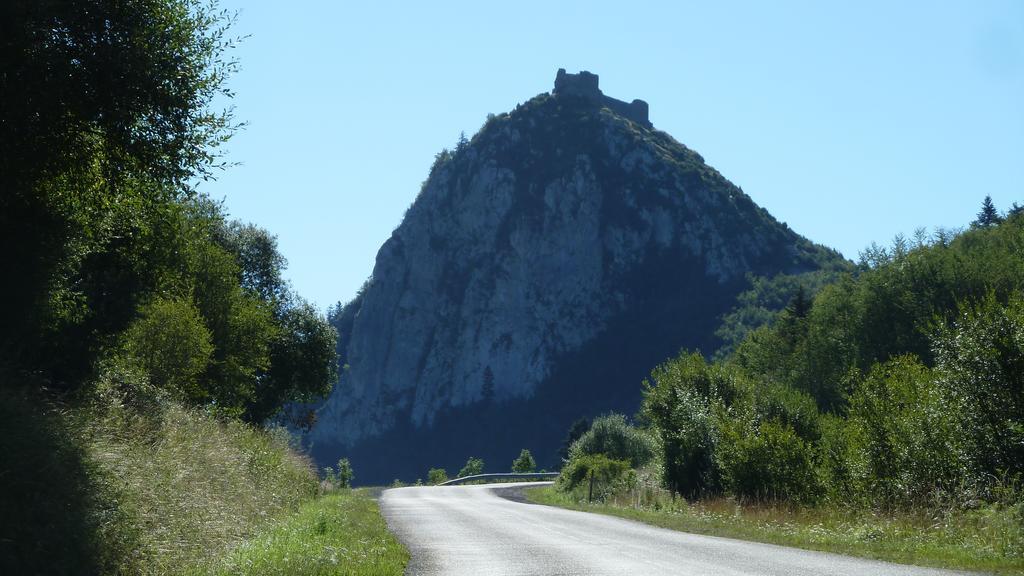 Camping Le Pre Cathare Lavelanet Exterior photo